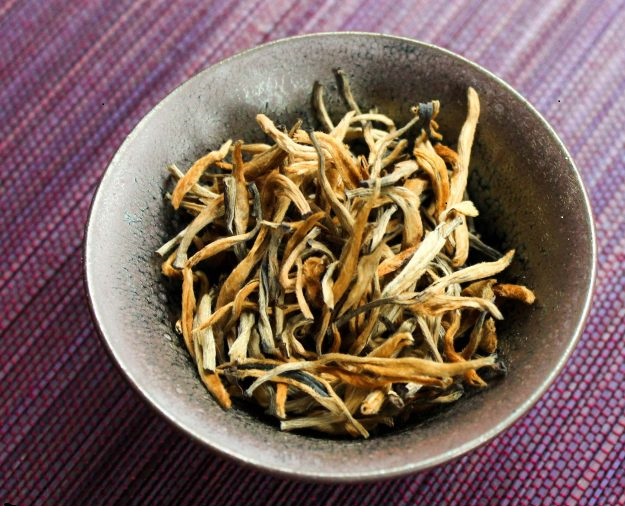 Golden Fleece Yunnan Tea (1 oz loose leaf) - Click Image to Close